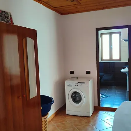 In Toni * Shkodër